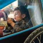 im-croozer-kinderfahrradanhaenger-haben-kinder-ein-tolles-spielzimmer-auf-raeder
