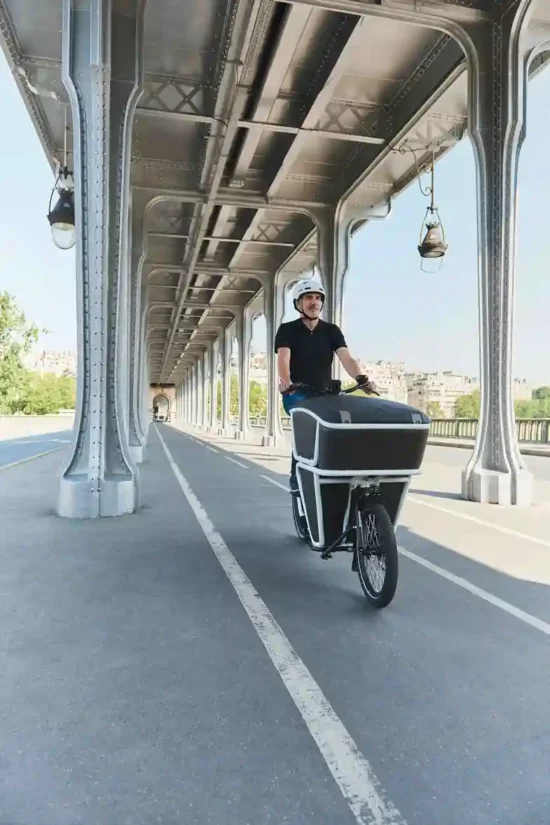 urban-arrow-shorty-bakfiets-wit-lifestyle-2