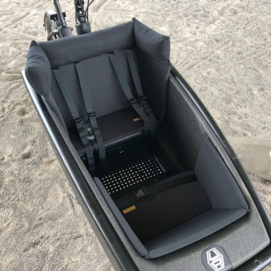 Urban Arrow bakfiets kussen voor extra bankje zwart 2