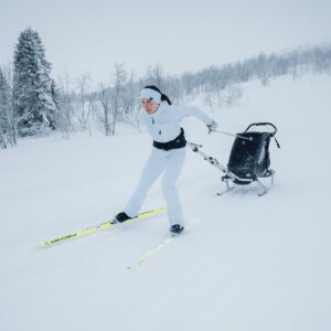 Thule-chariot-2-cross-country-skiing-kit-4